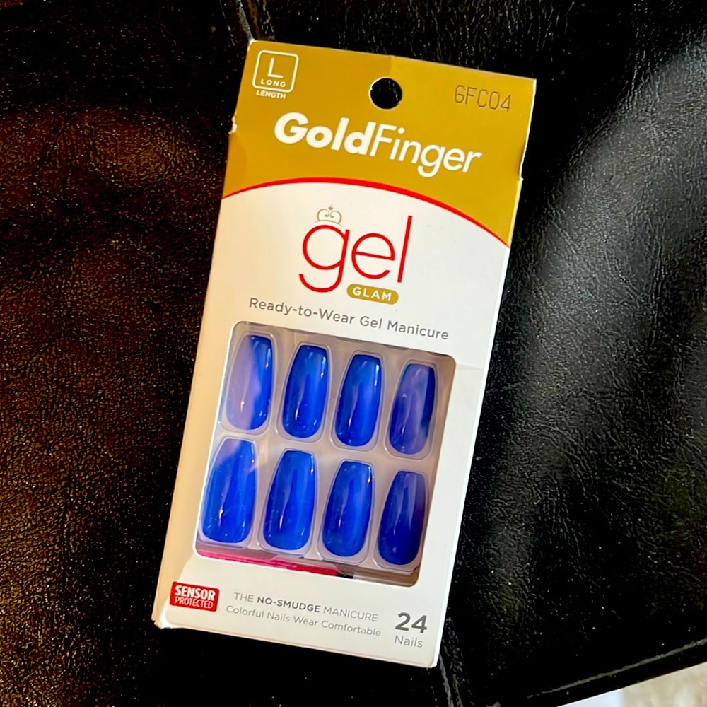 Ready to wear gel manicure